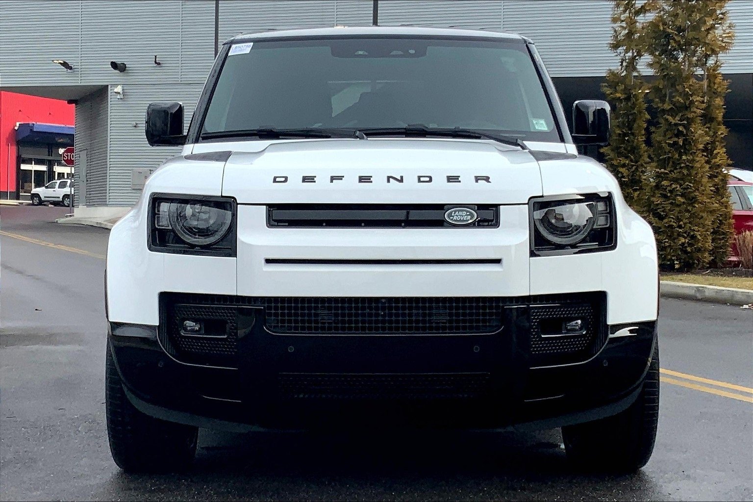 New 2025 Land Rover Defender 90 V8 image 3