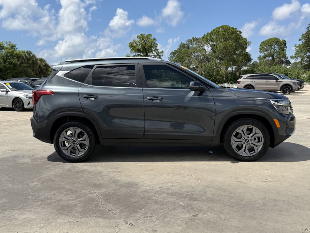 Certified 2024 Kia Seltos S FWD image 2