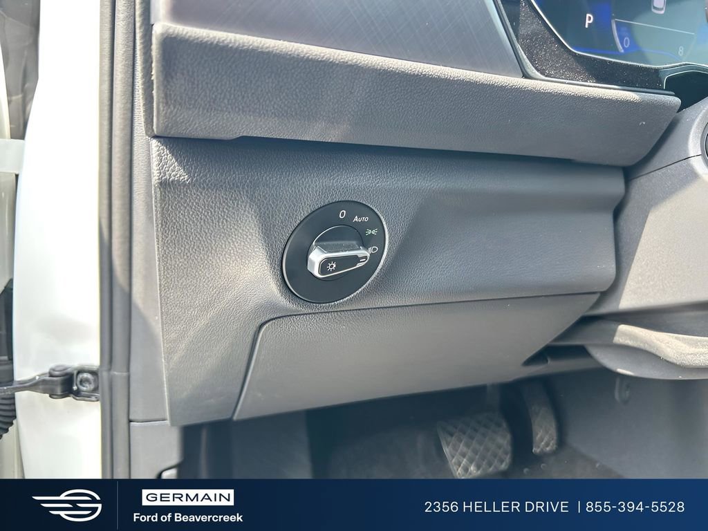 Used 2024 Volkswagen Jetta SE image 17