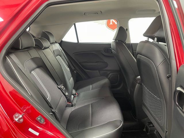 Used 2023 Hyundai Venue Limited image 23