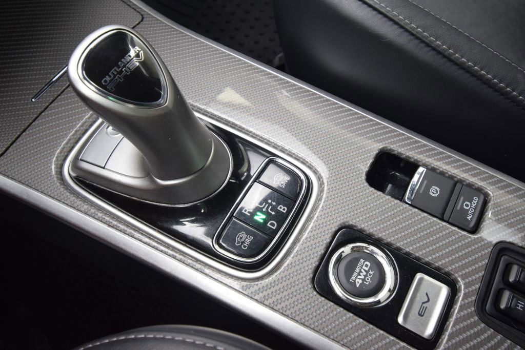 Used 2020 Mitsubishi Outlander SEL image 18