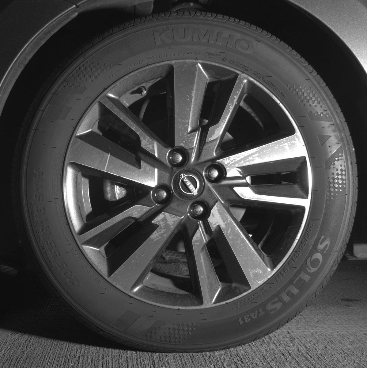 Used 2025 Nissan Versa SV image 12