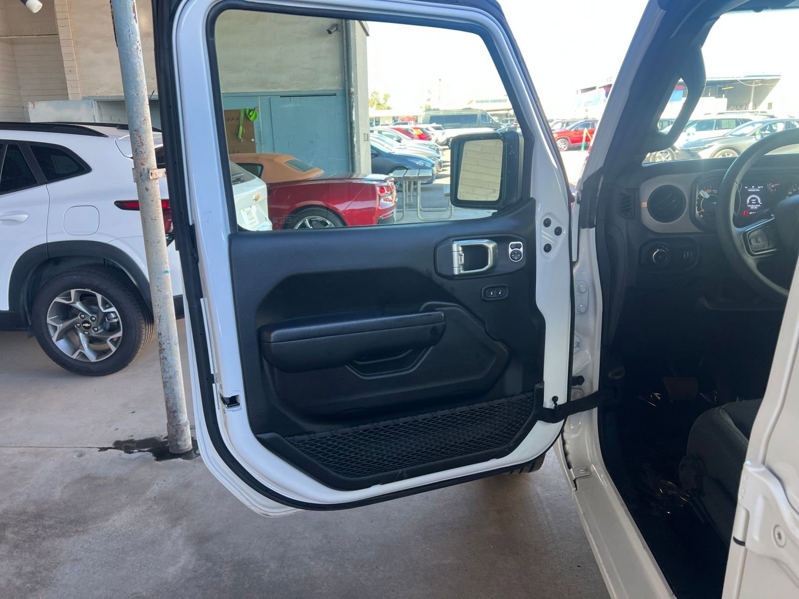 Used 2025 Jeep Wrangler Sport S image 18