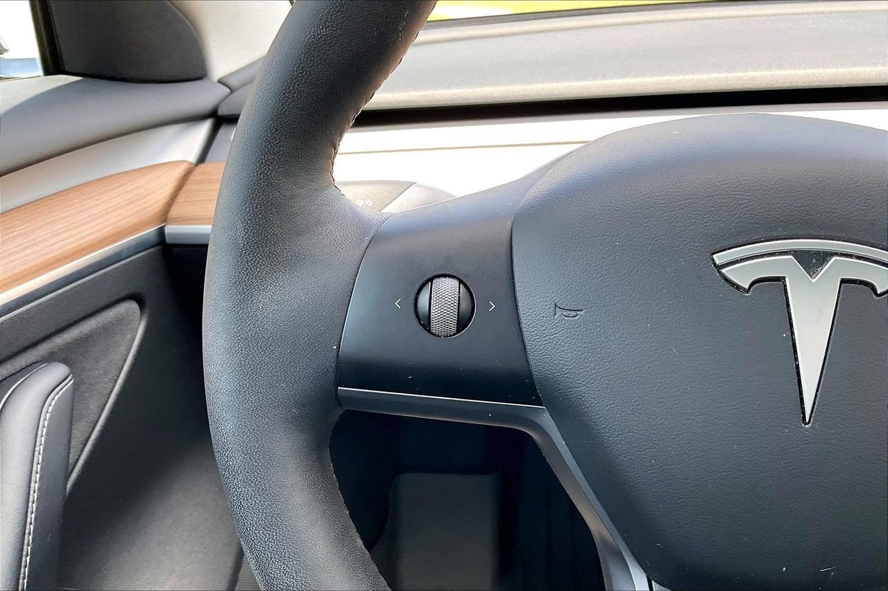 Used 2021 Tesla Model 3 Standard Range Plus RWD image 31