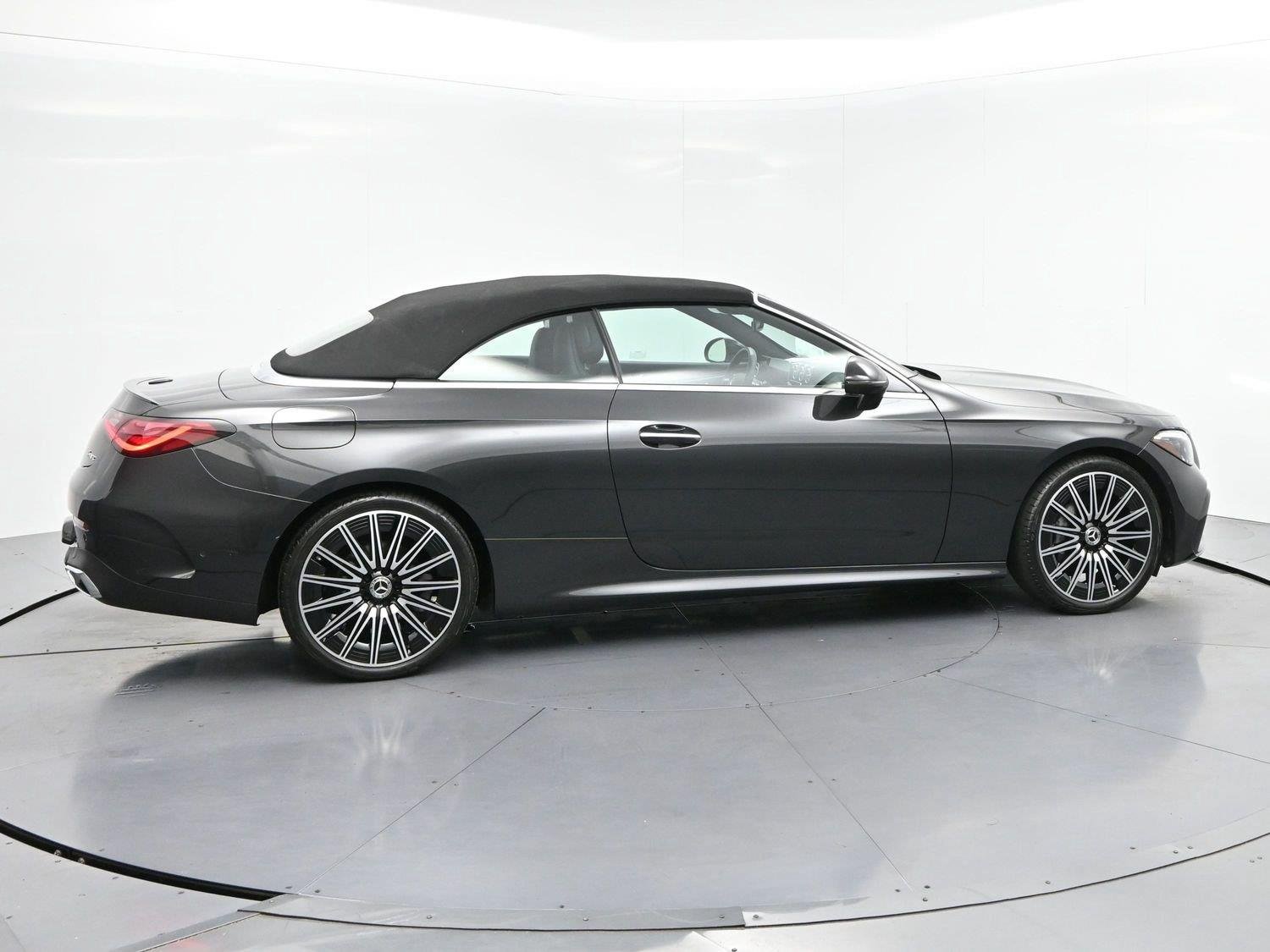 Used 2026 Mercedes-Benz CLE 300 4MATIC Cabriolet image 8