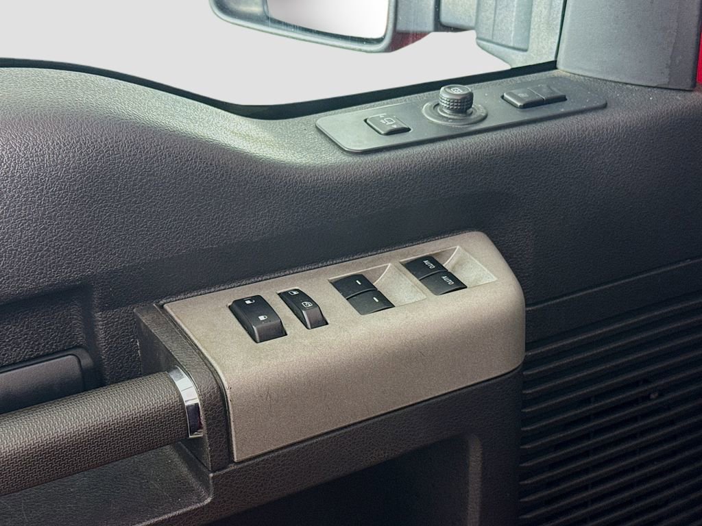 Used 2013 Ford F250 Lariat w/ Lariat Interior Pkg image 12