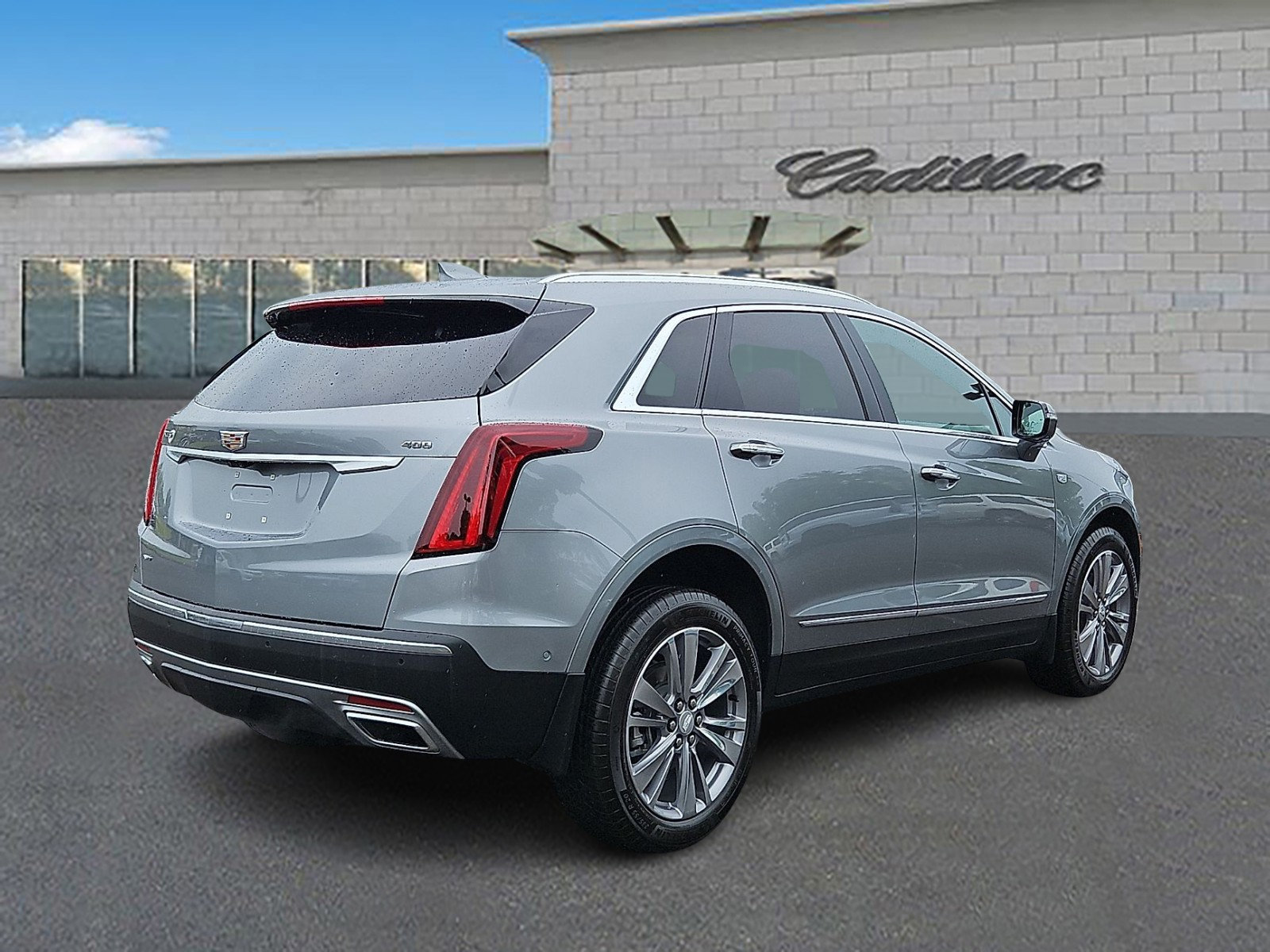 Certified 2026 Cadillac XT5 Premium Luxury w/ Driver Assist Package AWD/4WD image 4