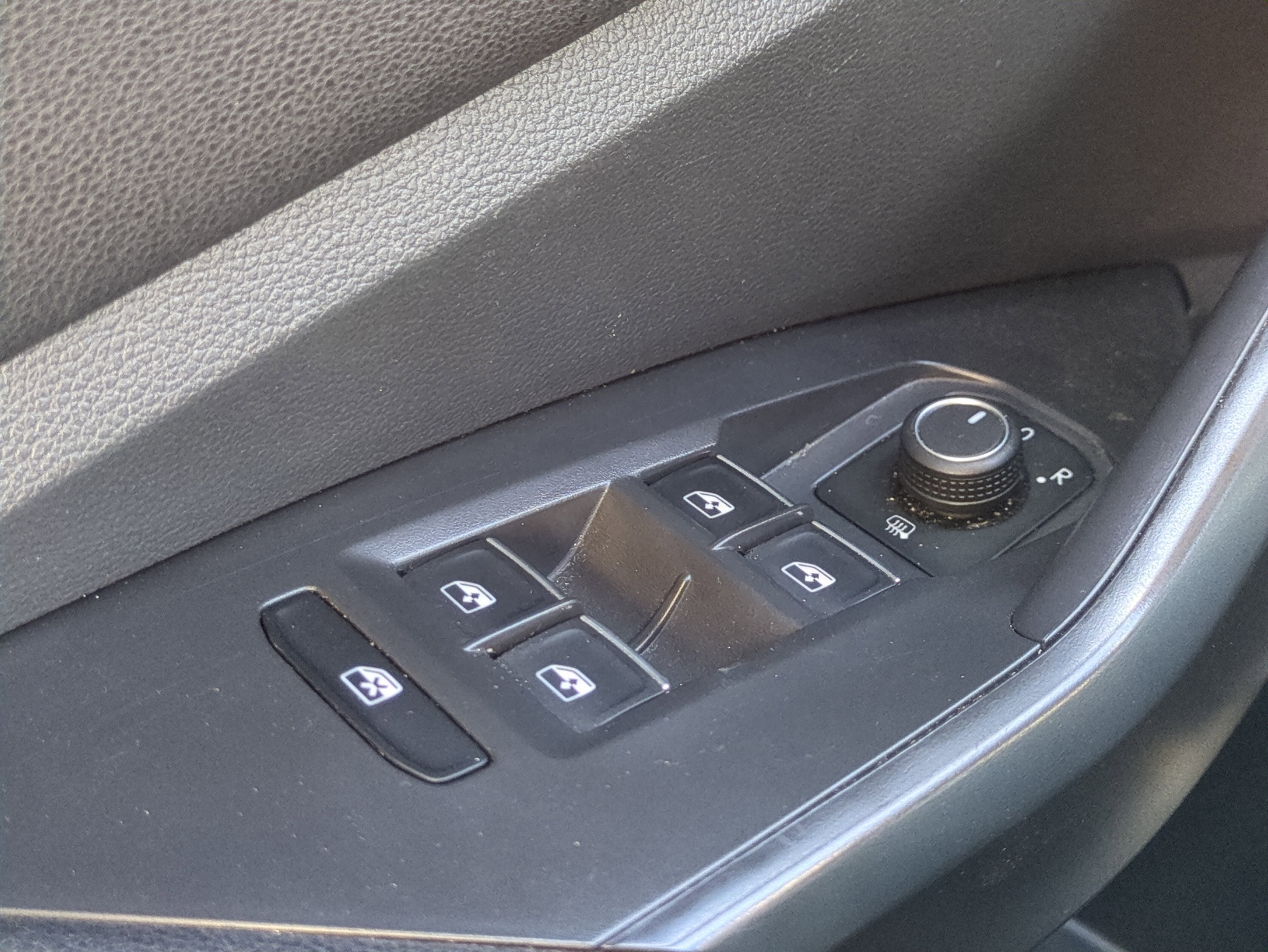 Used 2024 Volkswagen Jetta SE image 23