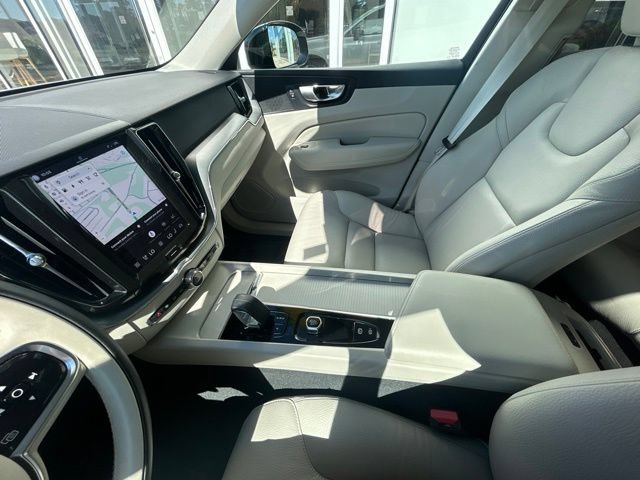 Certified 2024 Volvo XC60 T8 Core w/ Climate Package AWD/4WD image 21