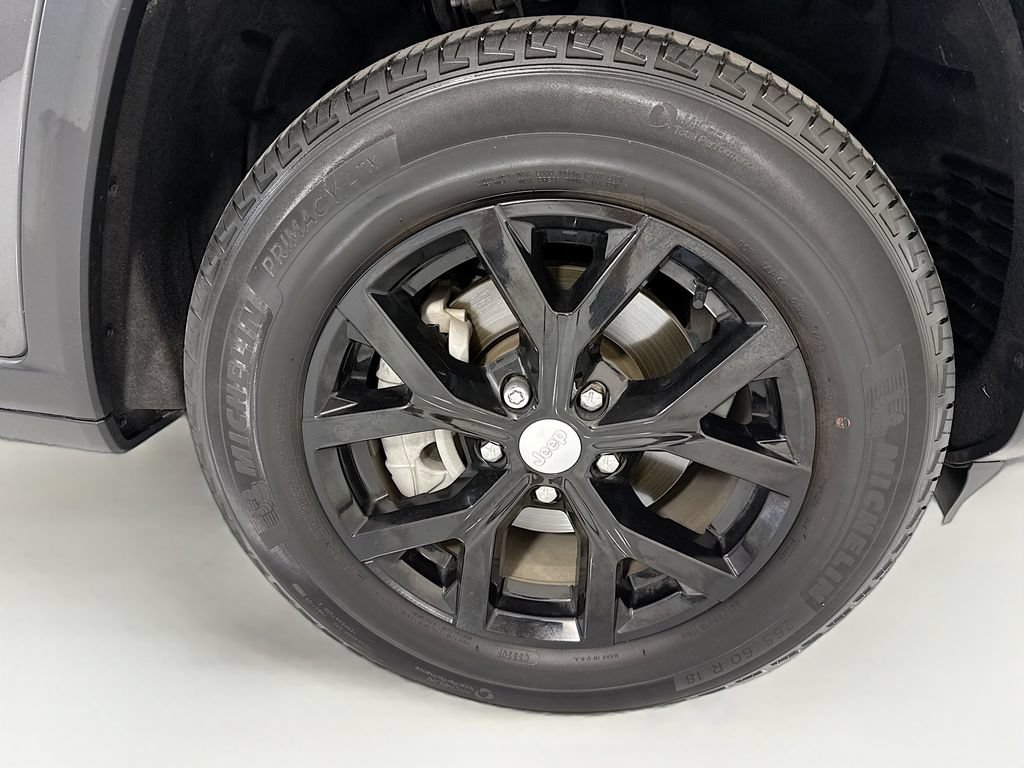 Used 2023 Jeep Grand Cherokee Limited RWD image 32