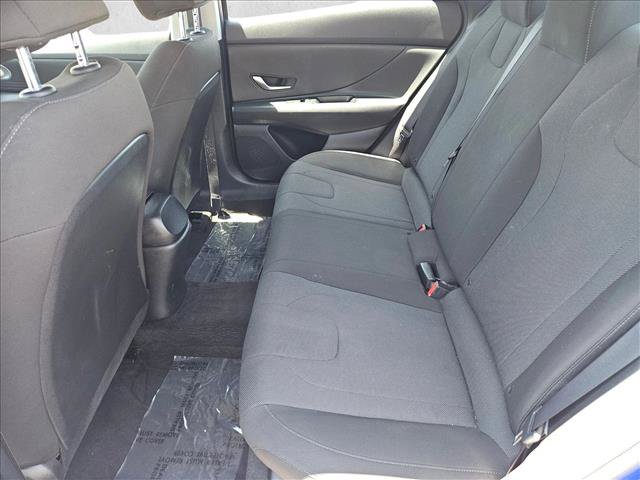 Used 2023 Hyundai Elantra SE w/ Preferred Accessory Package FWD image 17