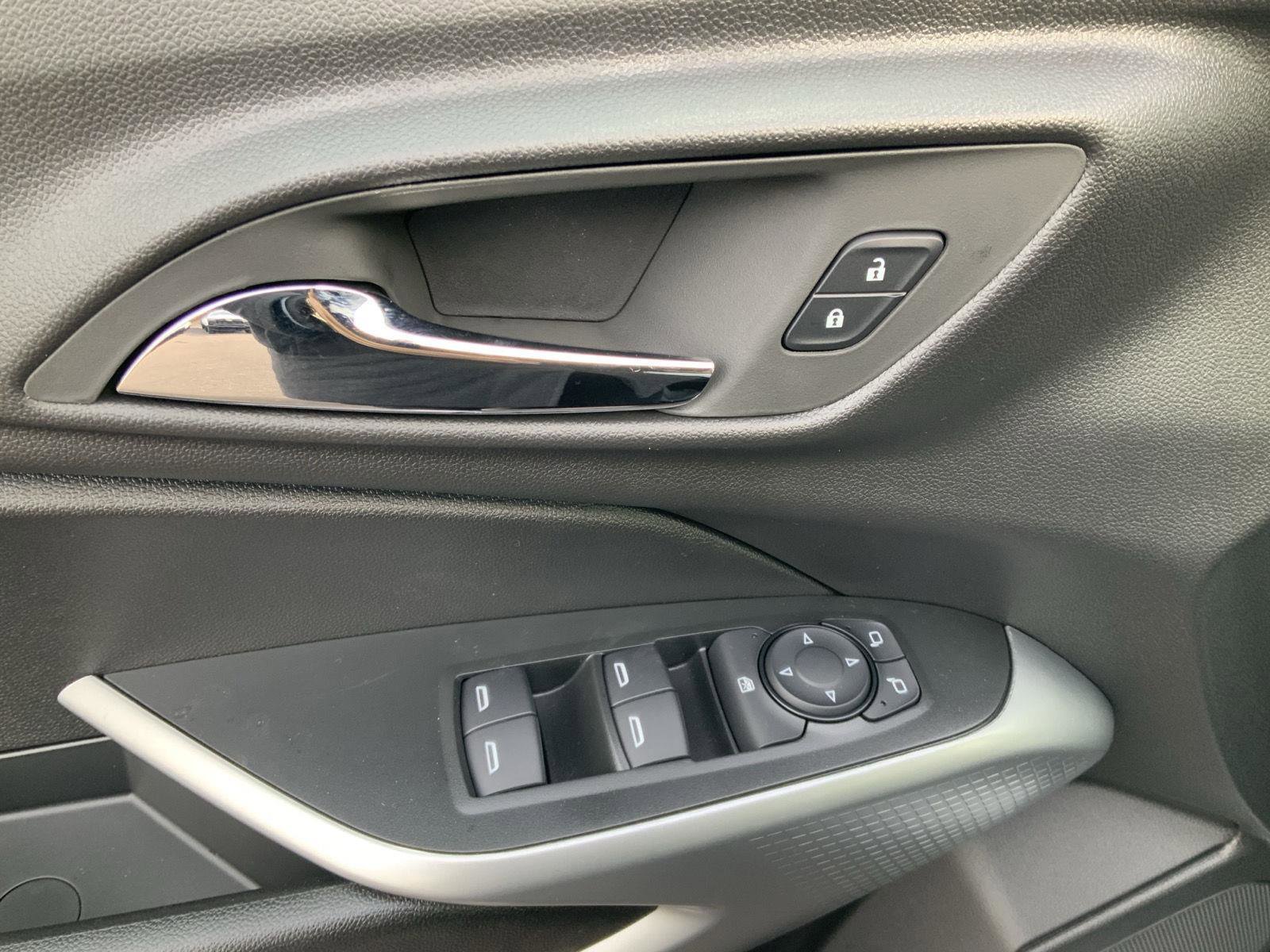 New 2026 Chevrolet Trax LS w/ Driver Confidence Package image 23