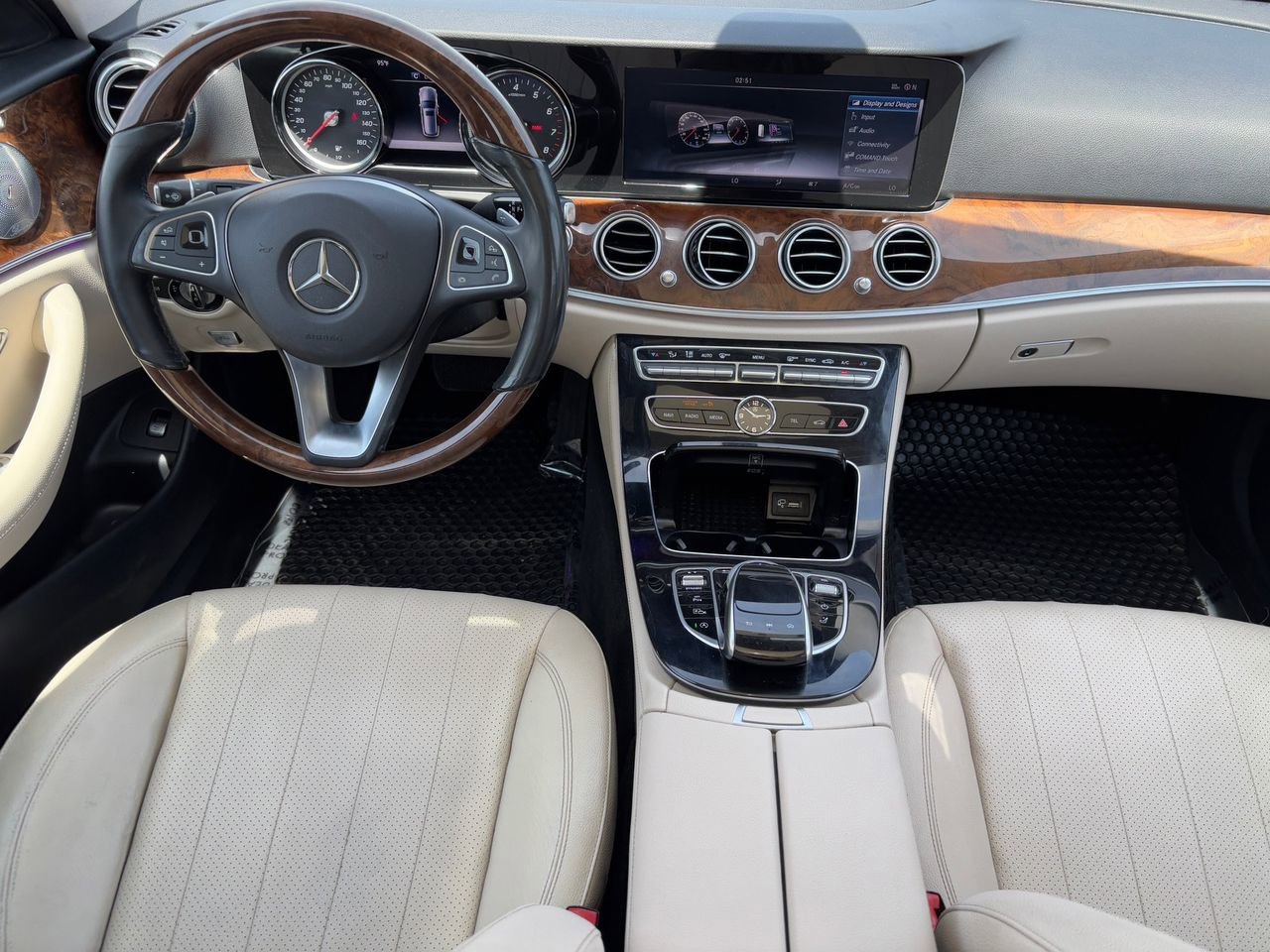 Used 2017 Mercedes-Benz E 400 4MATIC Wagon image 12