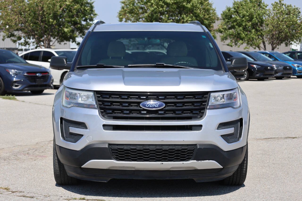 Used 2016 Ford Explorer 4WD image 2