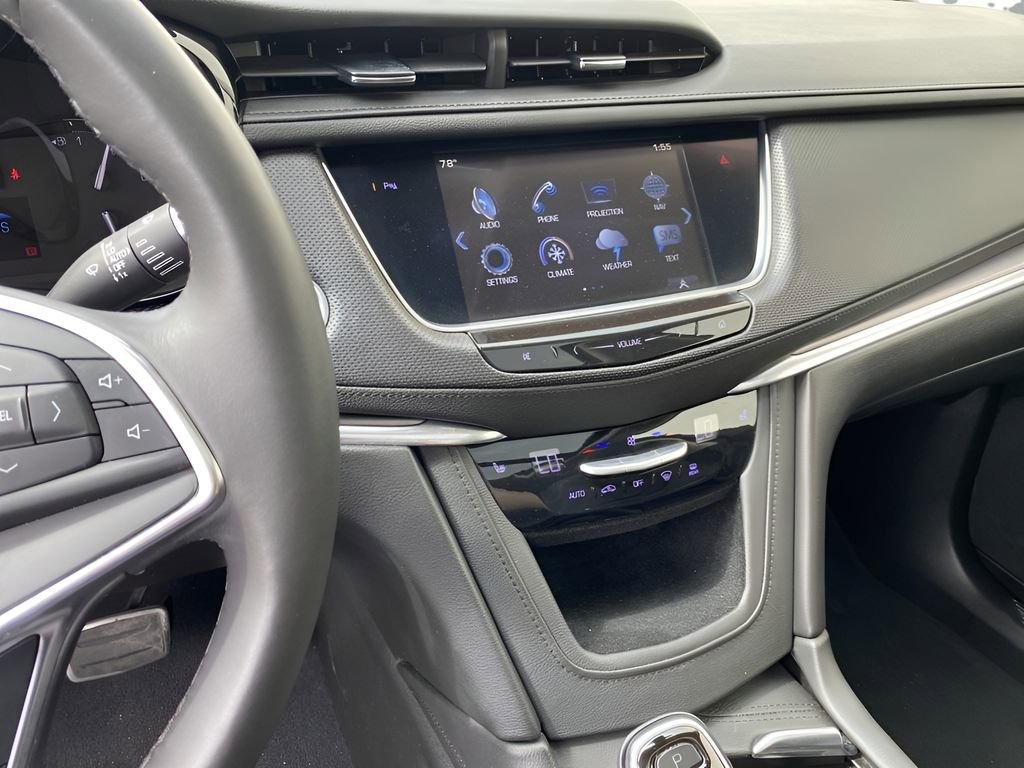 Used 2018 Cadillac XT5 Luxury w/ LPO, Sport Package image 9