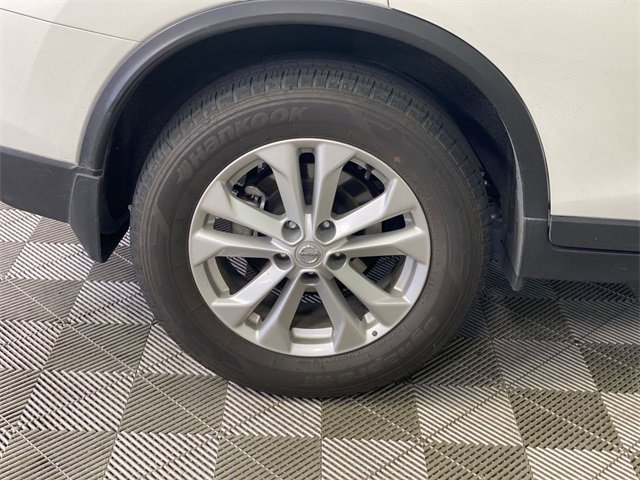 Used 2016 Nissan Rogue SV image 18