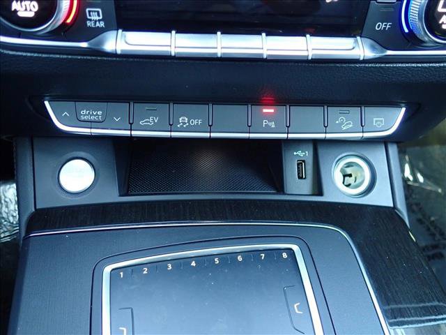 Used 2020 Audi Q5 e Premium Plus image 26