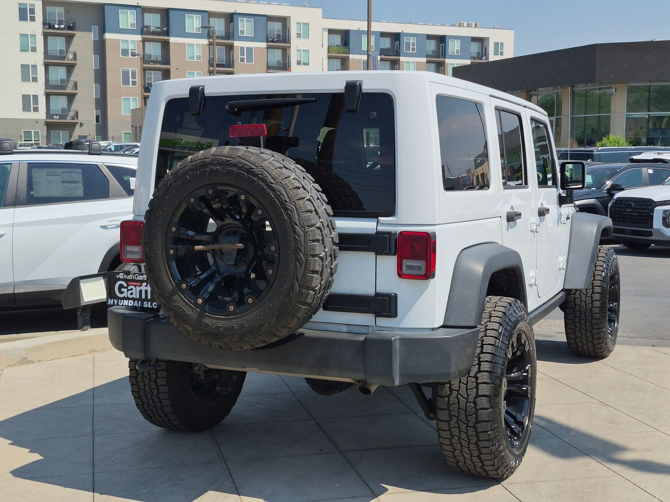 Used 2017 Jeep Wrangler Unlimited Rubicon w/ Cold Weather Group AWD/4WD image 3
