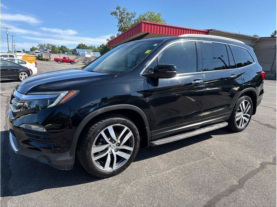 Used 2017 Honda Pilot Touring image 3