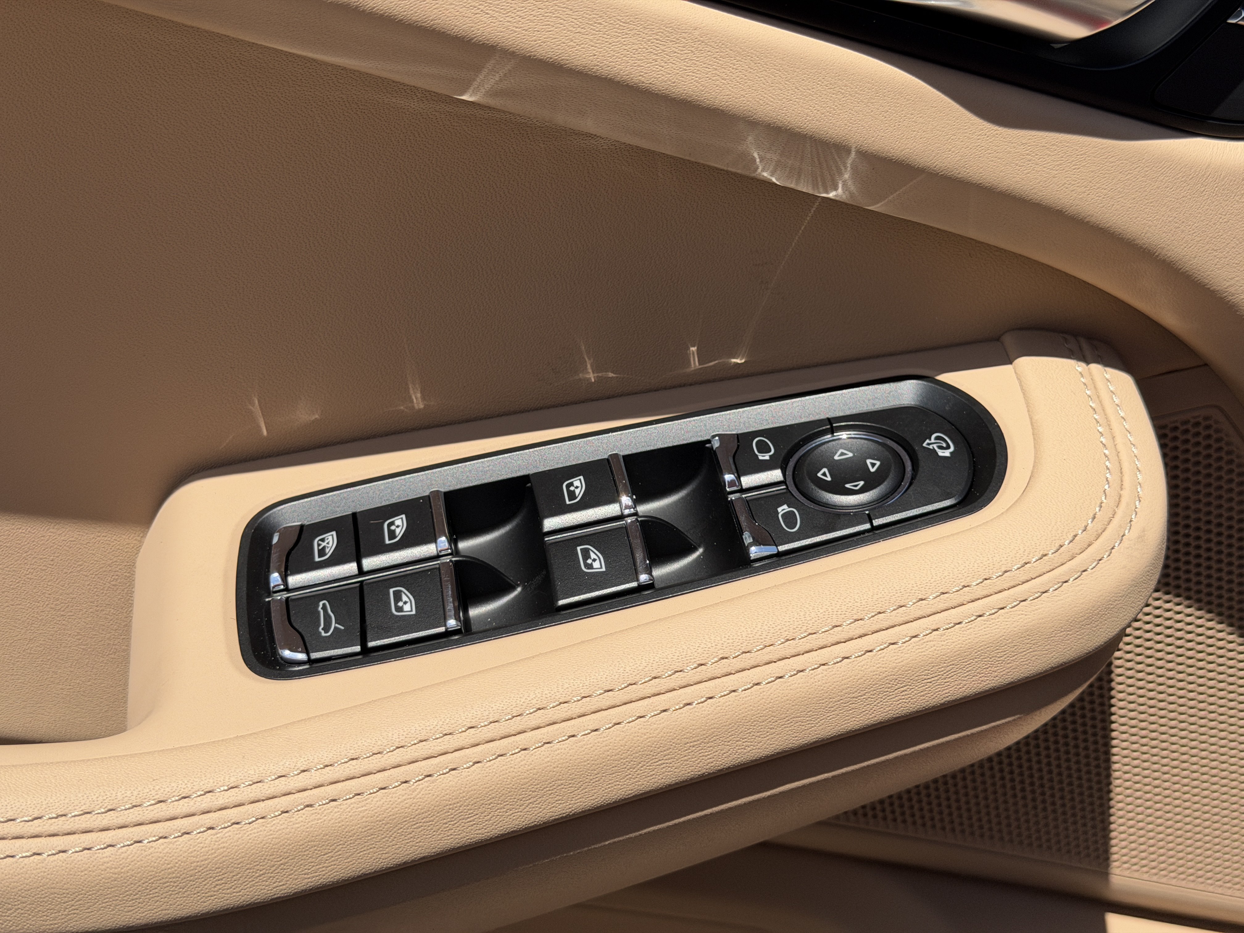 New 2026 Porsche Macan Turbo AWD/4WD image 22