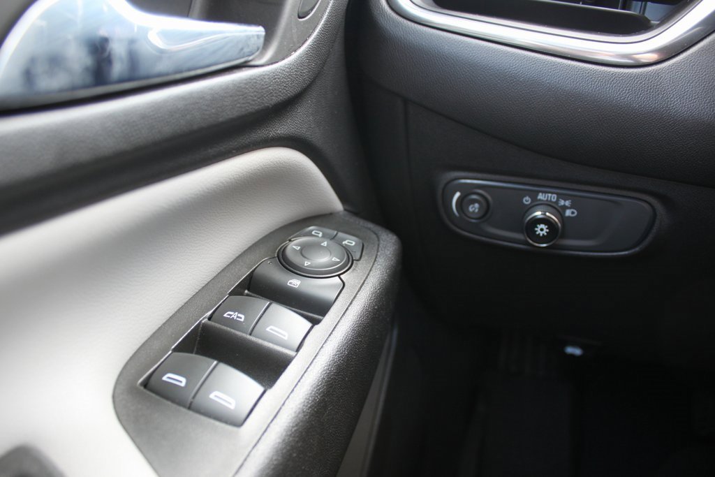 Used 2022 Chevrolet Equinox LS w/ LS Convenience Package image 12