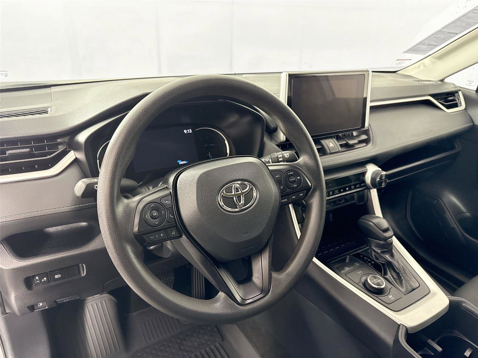 Certified 2025 Toyota RAV4 XLE AWD/4WD image 4