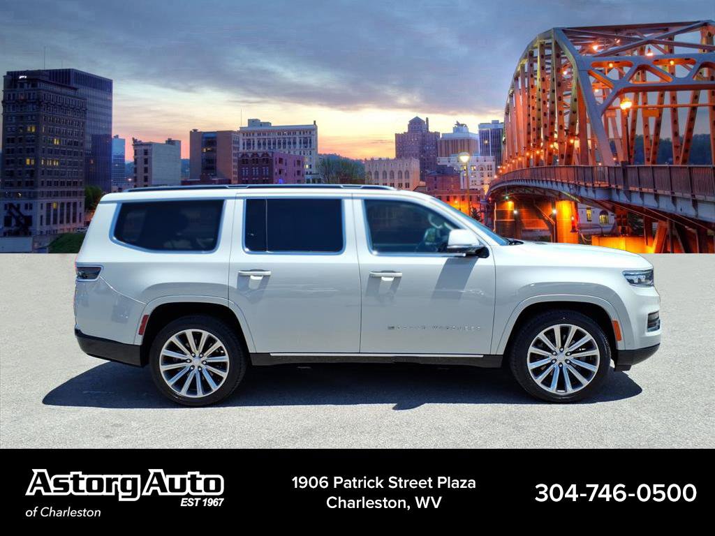 Used 2022 Jeep Grand Wagoneer Series II AWD/4WD image 2