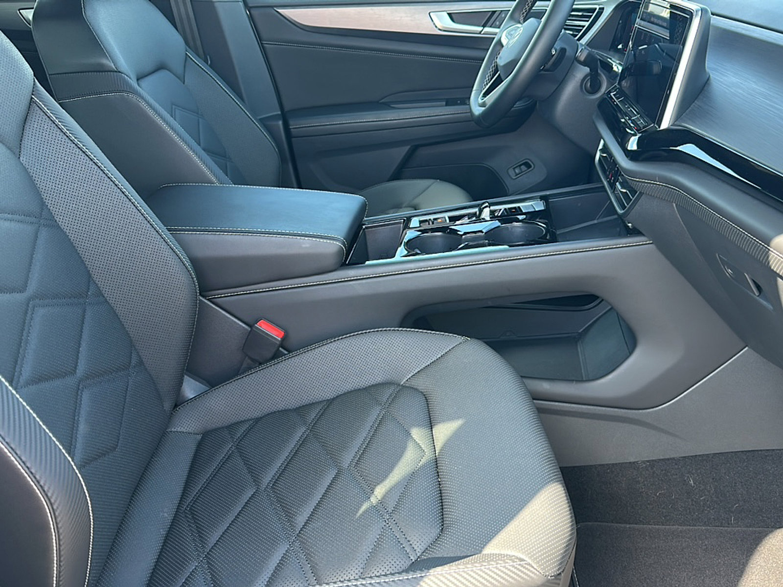 Used 2024 Volkswagen Atlas Cross Sport SE image 23