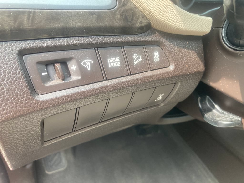 Used 2017 Hyundai Santa Fe Sport AWD/4WD image 39