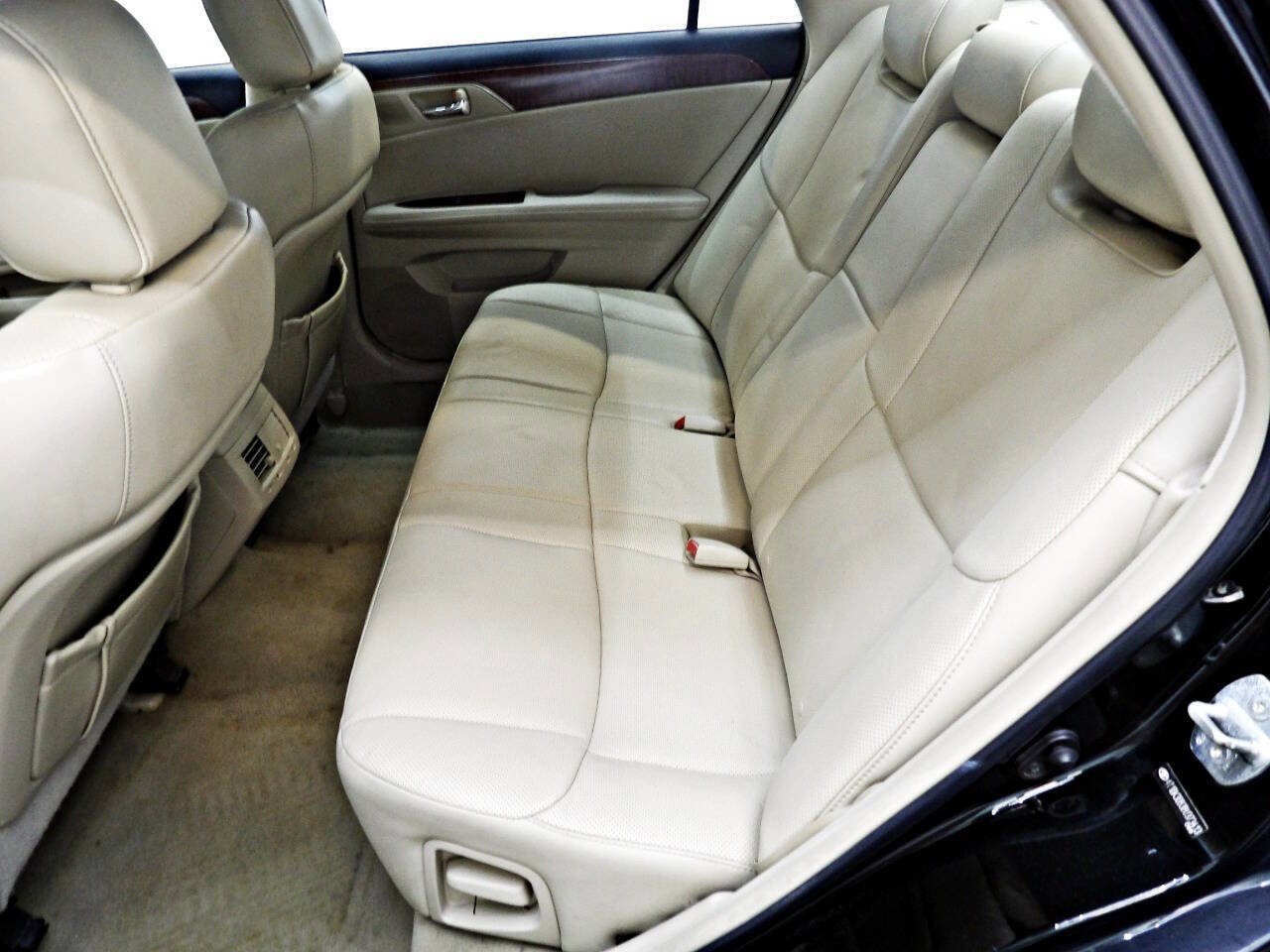 Used 2011 Toyota Avalon Limited FWD image 10