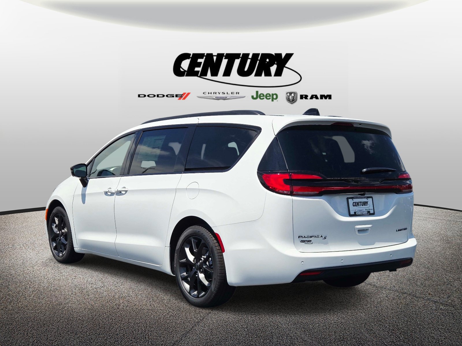 New 2027 Chrysler Pacifica Limited FWD image 6