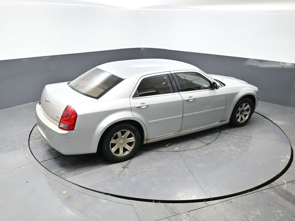 Used 2005 Chrysler 300 Touring w/ Sound Group image 11