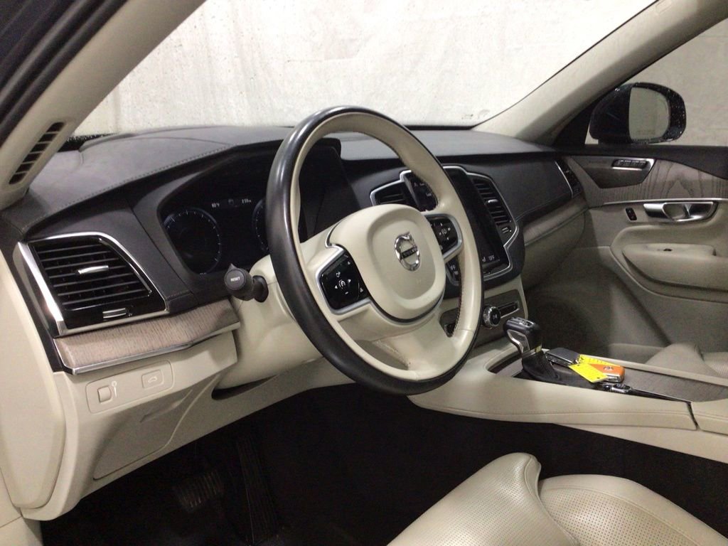 Used 2021 Volvo XC90 T6 Inscription w/ Advanced Package image 9