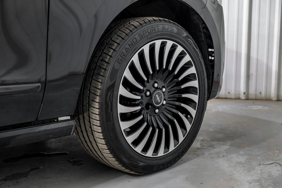 Used 2020 Lincoln Navigator Black Label w/ Cargo Convenience Package AWD/4WD image 67