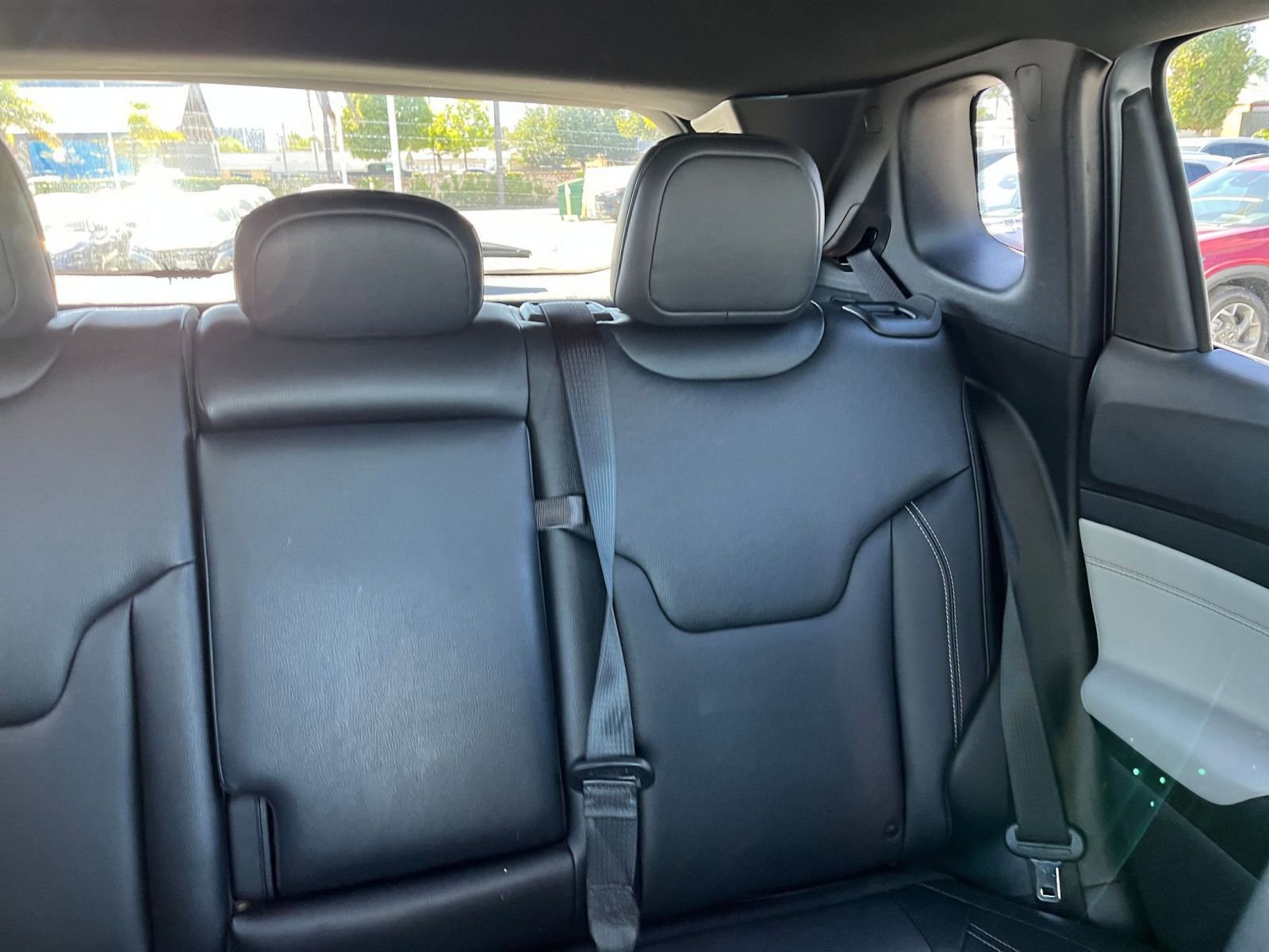 Used 2025 Jeep Compass Limited image 38
