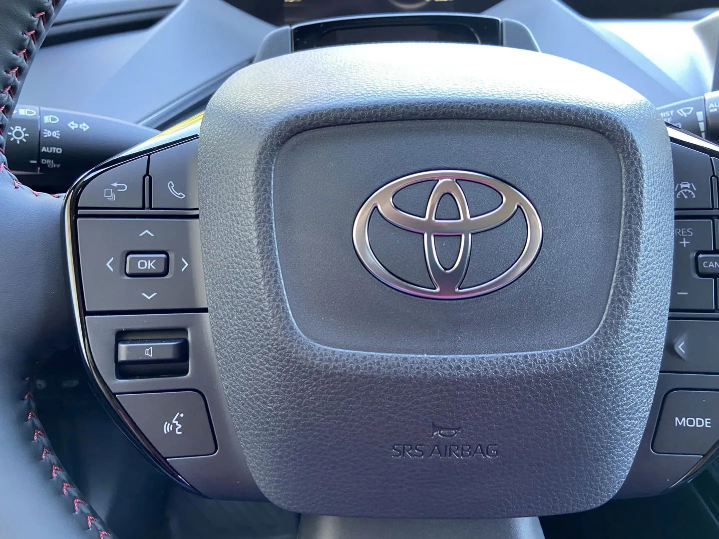 Used 2025 Toyota Prius Plug-In Hybrid image 14