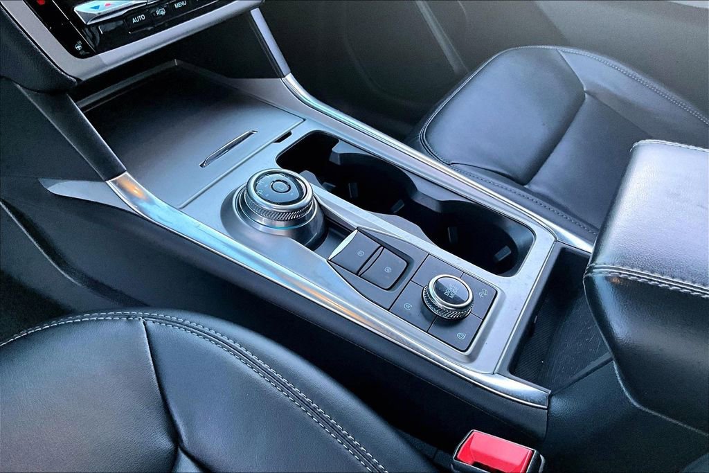 Certified 2023 Ford Explorer XLT w/ Equipment Group 202A image 14