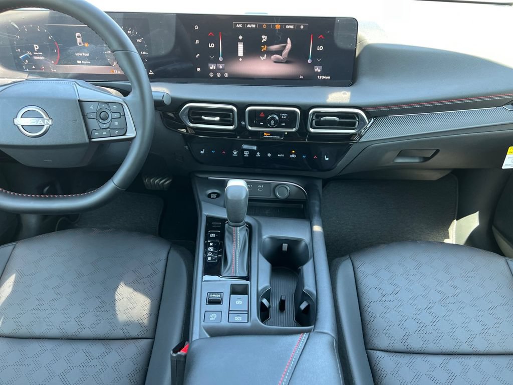 New 2026 Nissan Sentra SR w/ SR Premium Package FWD image 4
