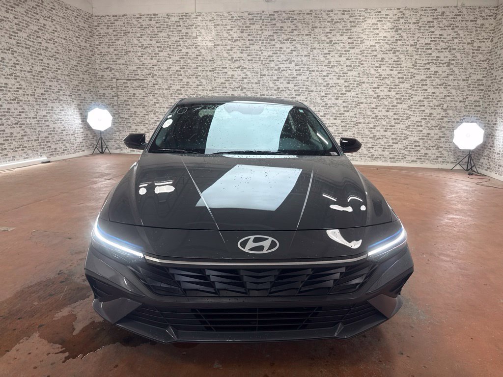 New 2026 Hyundai Elantra SEL Sport FWD image 2