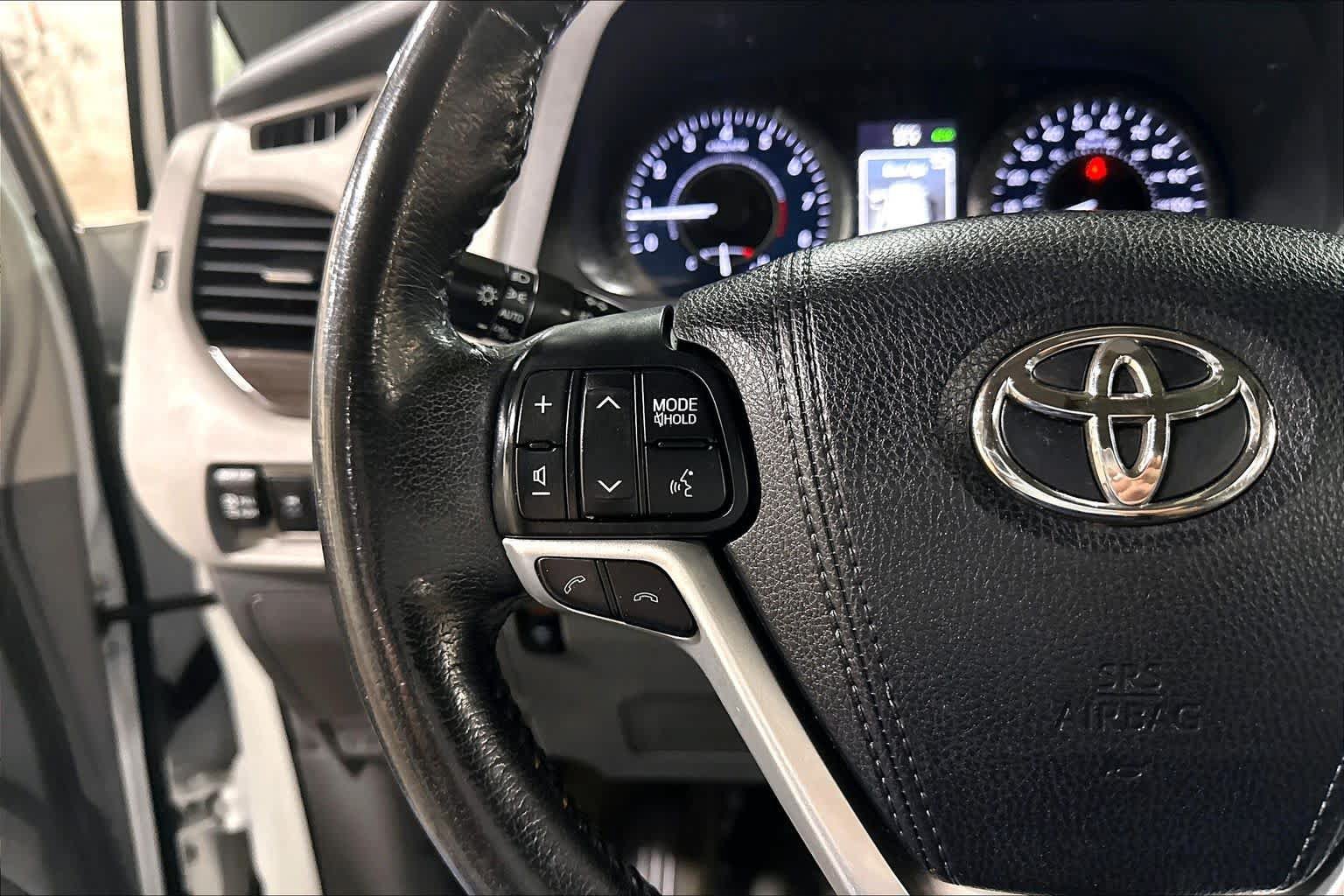 Used 2018 Toyota Sienna XLE Premium w/ Outdoor Package AWD/4WD image 24