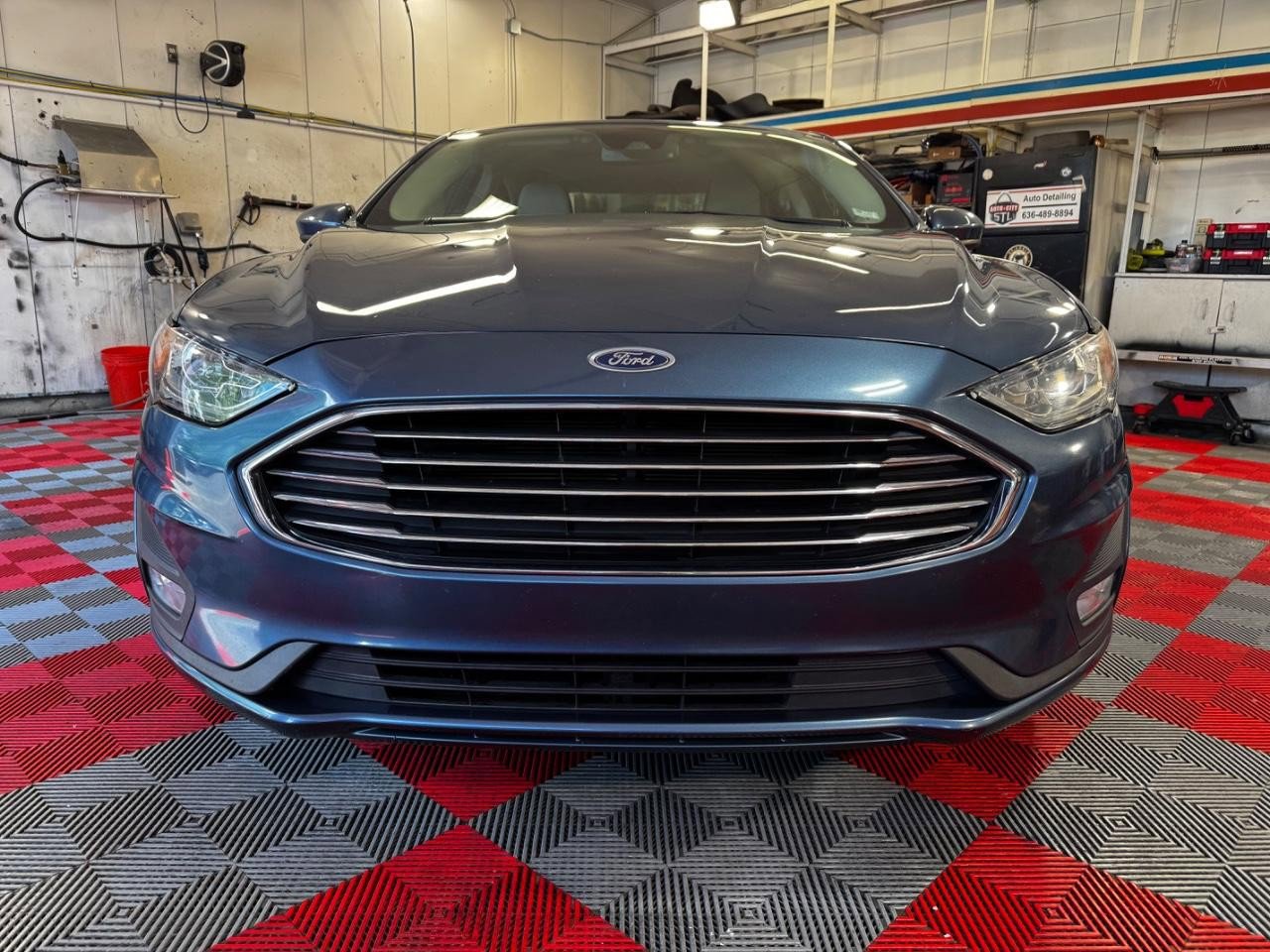 Used 2019 Ford Fusion SE w/ Equipment Group 151A FWD image 2