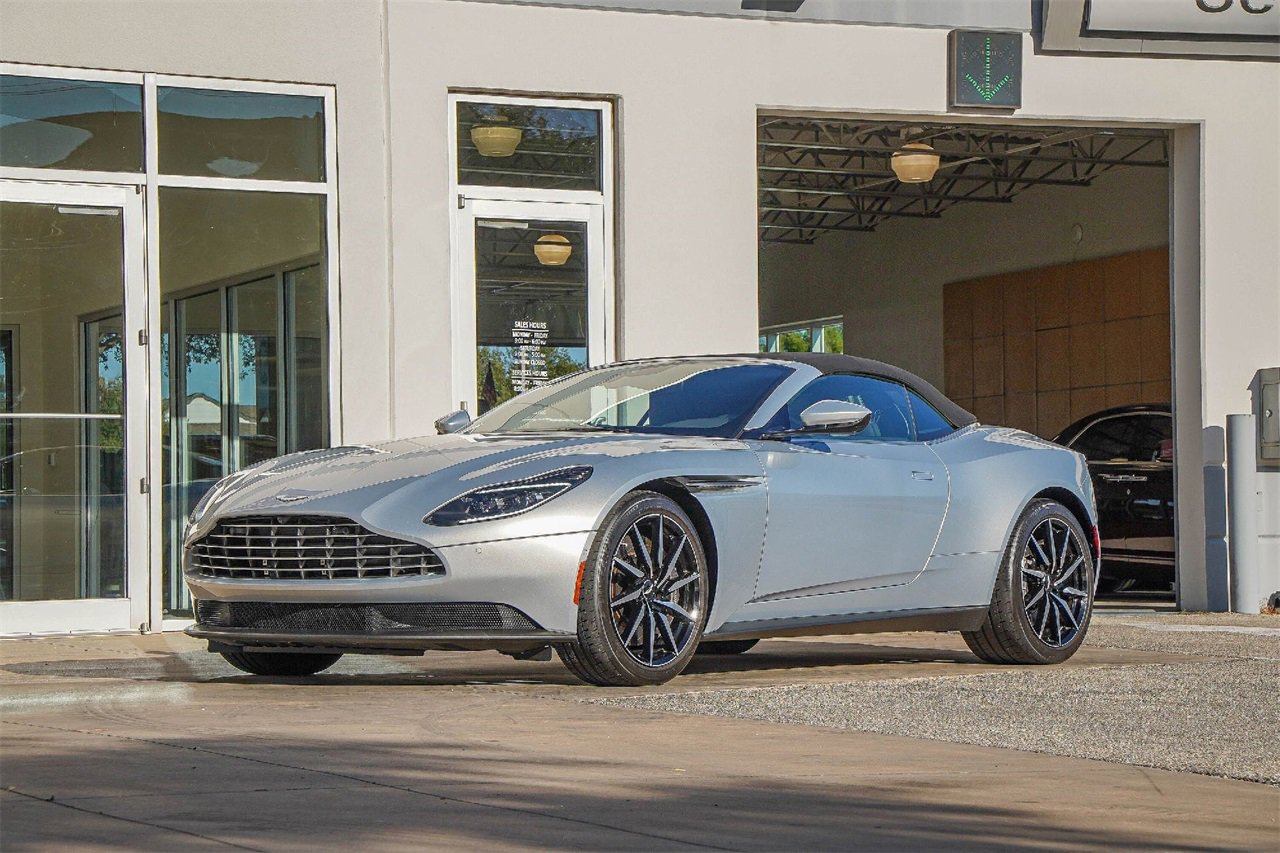 Used 2020 Aston Martin DB11 Volante image 20