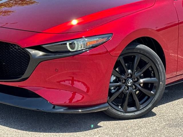 New 2025 MAZDA MAZDA3 Hatchback w/Premium Plus Pkg image 4