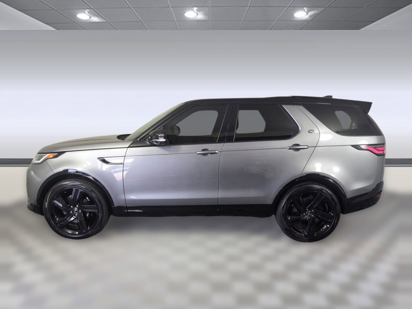 Certified 2025 Land Rover Discovery Metropolitan Edition image 19