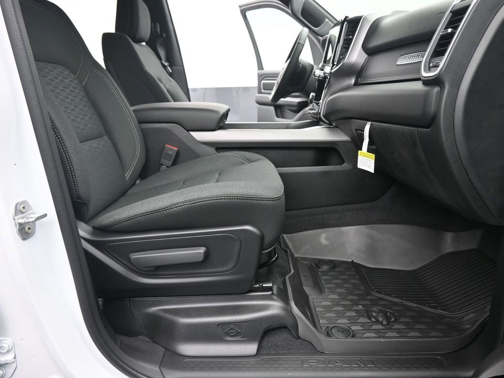 New 2026 RAM 1500 4x4 Crew Cab image 21