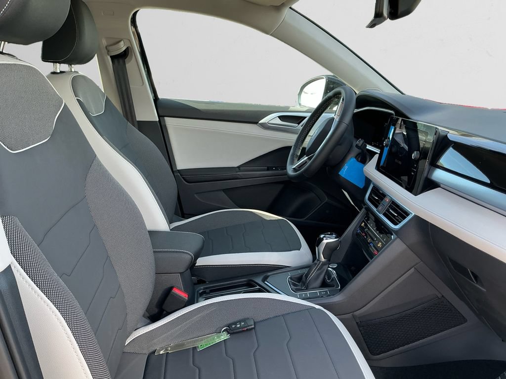 New 2026 Volkswagen Taos SE FWD image 15