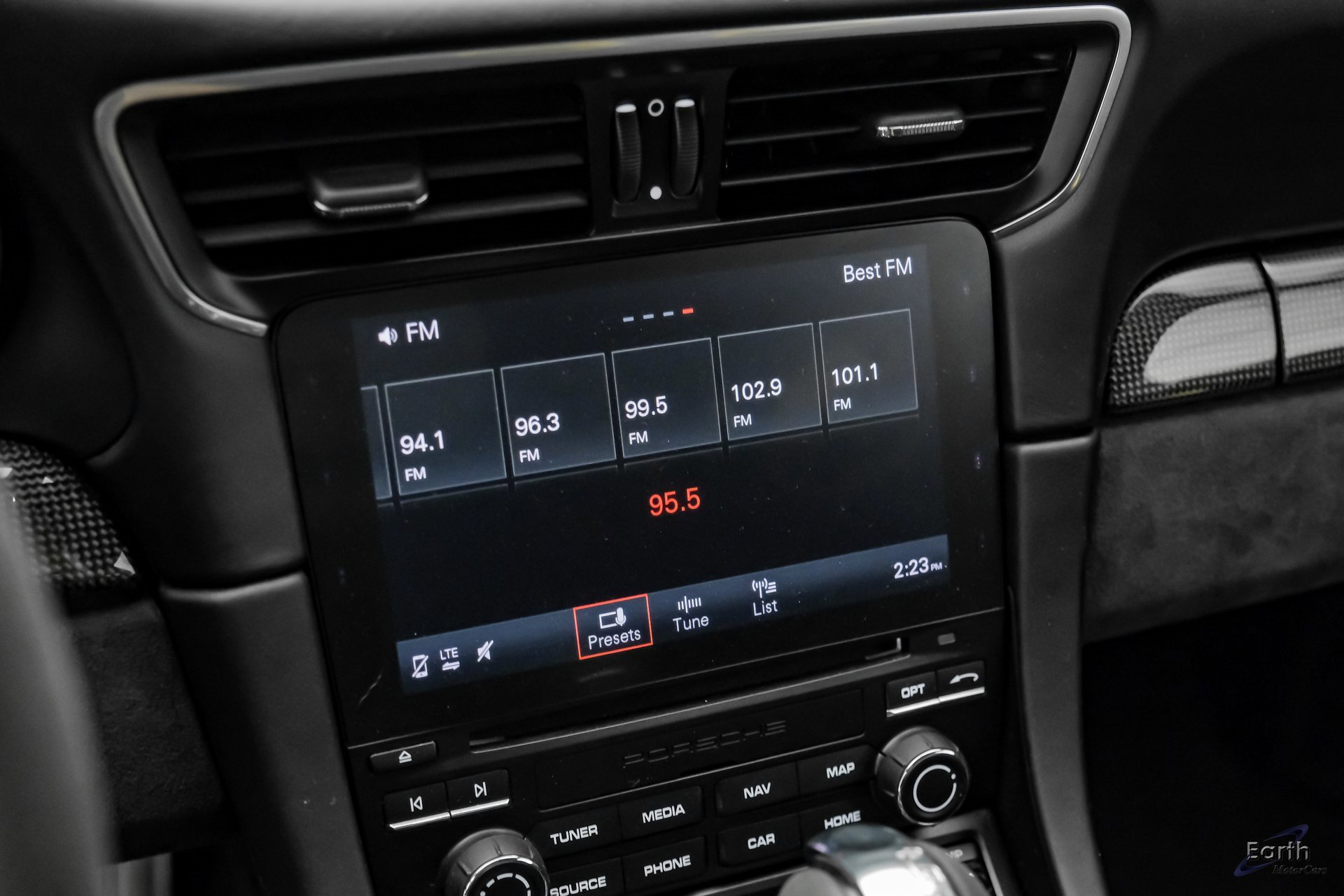 Used 2019 Porsche 911 GT2 RS w/ Weissach Package image 86