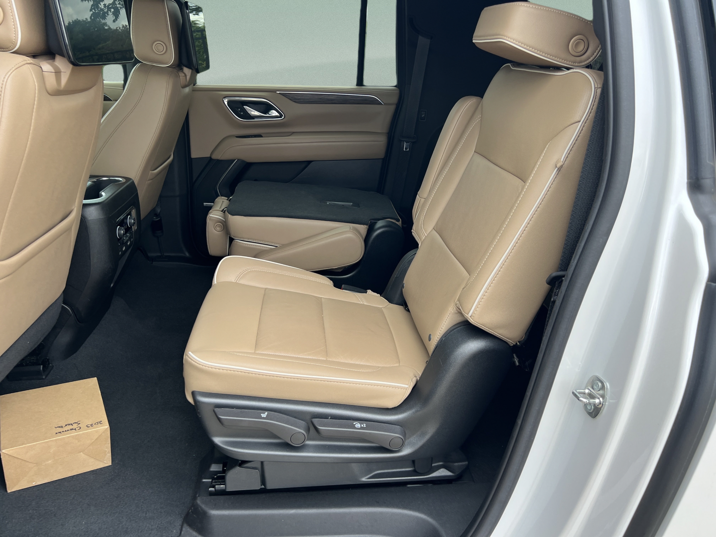 Used 2023 Chevrolet Suburban Premier w/ Premium Package RWD image 25