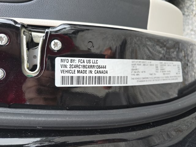 Used 2024 Chrysler Pacifica Touring-L FWD image 25