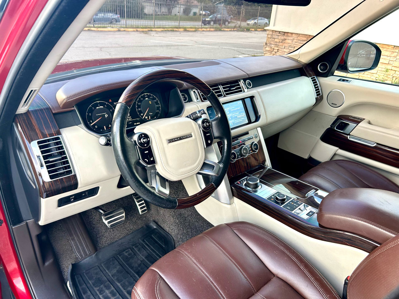 Used 2015 Land Rover Range Rover Autobiography image 11